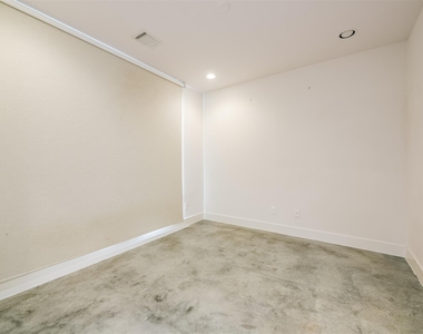 2824 Clay Street - Photo Thumbnail 4