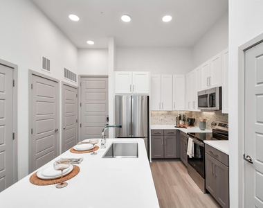 1617 Enid Street - Photo Thumbnail 2