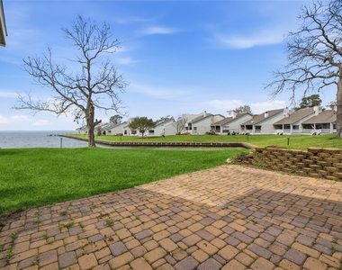 100 Edgewater Drive - Photo Thumbnail 30
