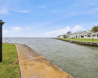 100 Edgewater Drive - Photo Thumbnail 19