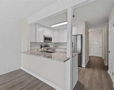 100 Edgewater Drive - Photo Thumbnail 4