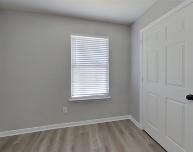 10951 Royal Forest Drive - Photo Thumbnail 11