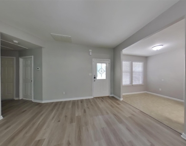 10951 Royal Forest Drive - Photo Thumbnail 2