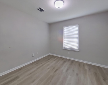 10951 Royal Forest Drive - Photo Thumbnail 9