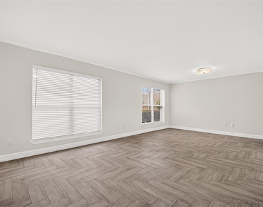 10383 Briar Forest Drive - Photo Thumbnail 4