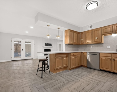 10383 Briar Forest Drive - Photo Thumbnail 11