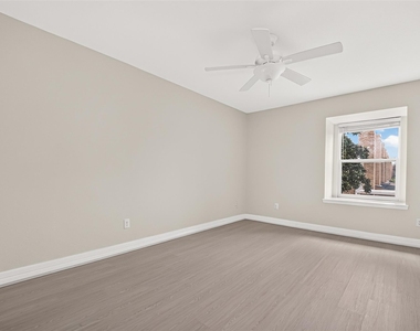 10383 Briar Forest Drive - Photo Thumbnail 20
