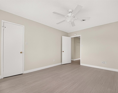 10383 Briar Forest Drive - Photo Thumbnail 22