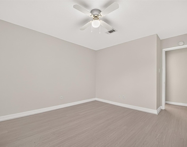 10383 Briar Forest Drive - Photo Thumbnail 27
