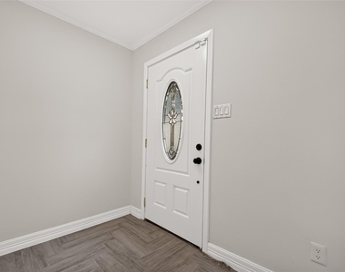 10383 Briar Forest Drive - Photo Thumbnail 2
