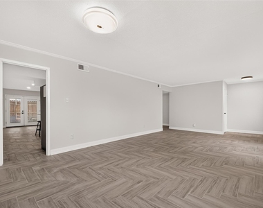 10383 Briar Forest Drive - Photo Thumbnail 6