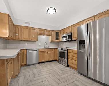 10383 Briar Forest Drive - Photo Thumbnail 12