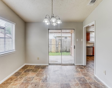 6918 Skyline Park Drive - Photo Thumbnail 4