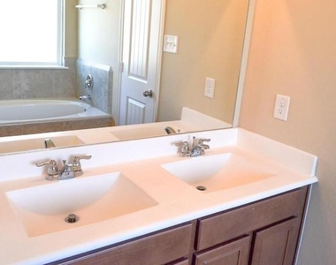 3550 Paganini Place - Photo Thumbnail 8