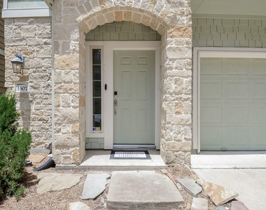 3307 Home Point Drive - Photo Thumbnail 2