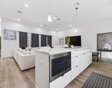 523 Schweikhardt Street - Photo Thumbnail 5