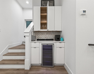 523 Schweikhardt Street - Photo Thumbnail 13