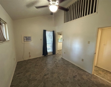 2561 Pioneer Ln Lane - Photo Thumbnail 7