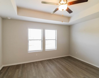 11011 Inflow Drive - Photo Thumbnail 10