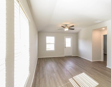 11011 Inflow Drive - Photo Thumbnail 5