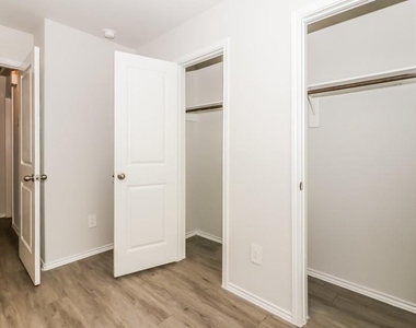 2607 Bouvardia Way - Photo Thumbnail 11