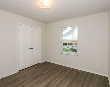 2607 Bouvardia Way - Photo Thumbnail 6