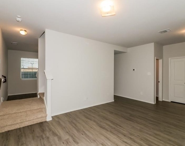 2607 Bouvardia Way - Photo Thumbnail 4