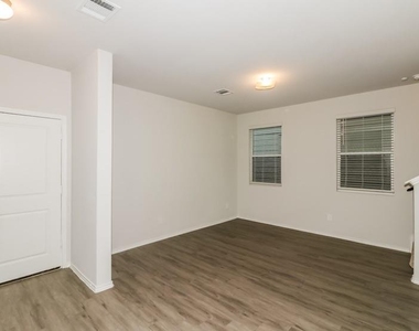 2607 Bouvardia Way - Photo Thumbnail 3
