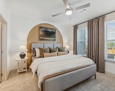 2020 Grandway Drive - Photo Thumbnail 15