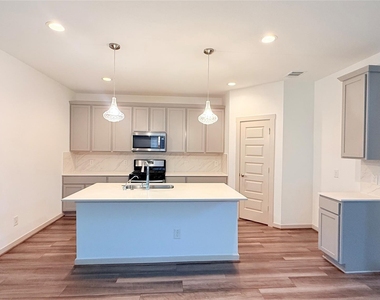 7314 Teton Creek Trace - Photo Thumbnail 2