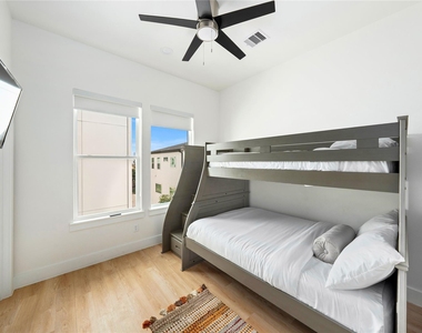 3008 Delano Street - Photo Thumbnail 17