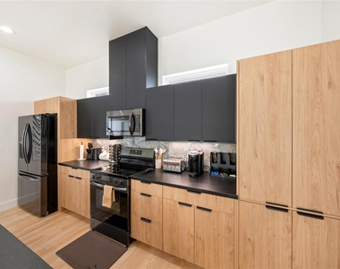 3008 Delano Street - Photo Thumbnail 5