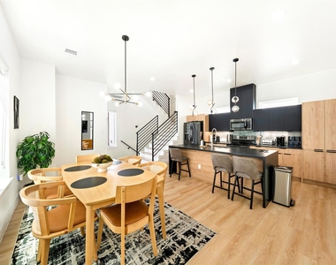 3008 Delano Street - Photo Thumbnail 2