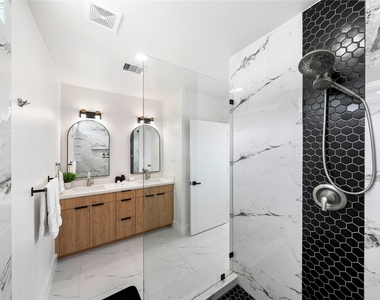 3008 Delano Street - Photo Thumbnail 9