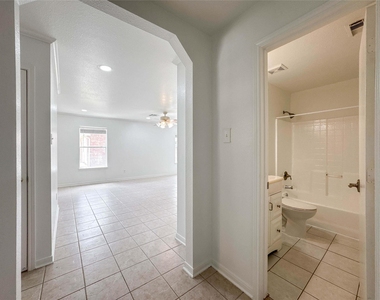 3209 Wheatmeadow Court - Photo Thumbnail 24
