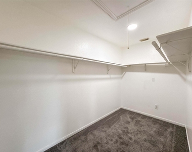 3209 Wheatmeadow Court - Photo Thumbnail 19