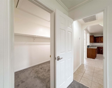 3209 Wheatmeadow Court - Photo Thumbnail 12