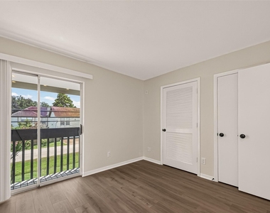 5056 Glenmont Drive - Photo Thumbnail 18