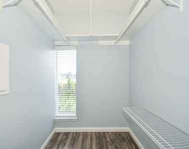 12927 Westmere Drive - Photo Thumbnail 19