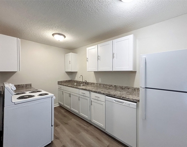 5415 Scott St Street - Photo Thumbnail 4