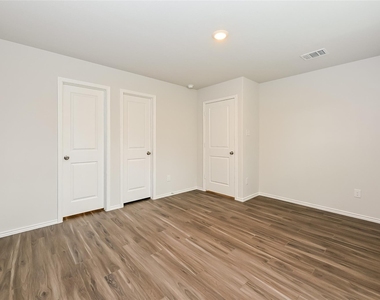 1225 Narrow Heights Drive - Photo Thumbnail 11