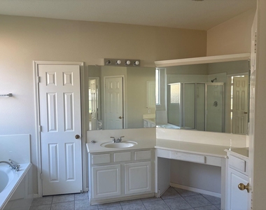 11607 Bay Ledge Drive - Photo Thumbnail 16