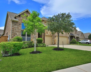 12426 Cumberland Drive - Photo Thumbnail 2
