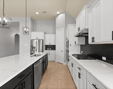 12426 Cumberland Drive - Photo Thumbnail 14
