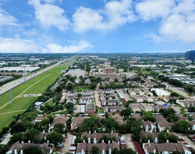 10053 Westpark Drive - Photo Thumbnail 21