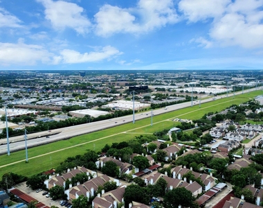 10053 Westpark Drive - Photo Thumbnail 20