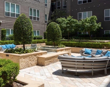1340 W Gray Street - Photo Thumbnail 9
