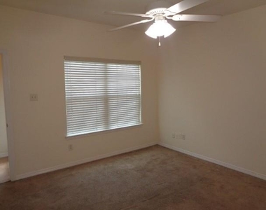 10223 Checkerberry Park Lane - Photo Thumbnail 8