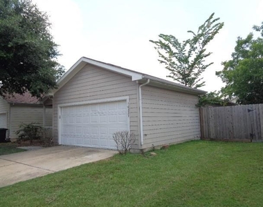 10223 Checkerberry Park Lane - Photo Thumbnail 2