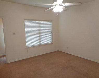 10223 Checkerberry Park Lane - Photo Thumbnail 6